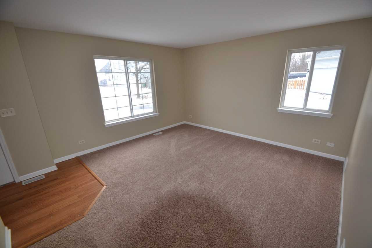 2452 Sheffield Ct - Photo 3 of 14