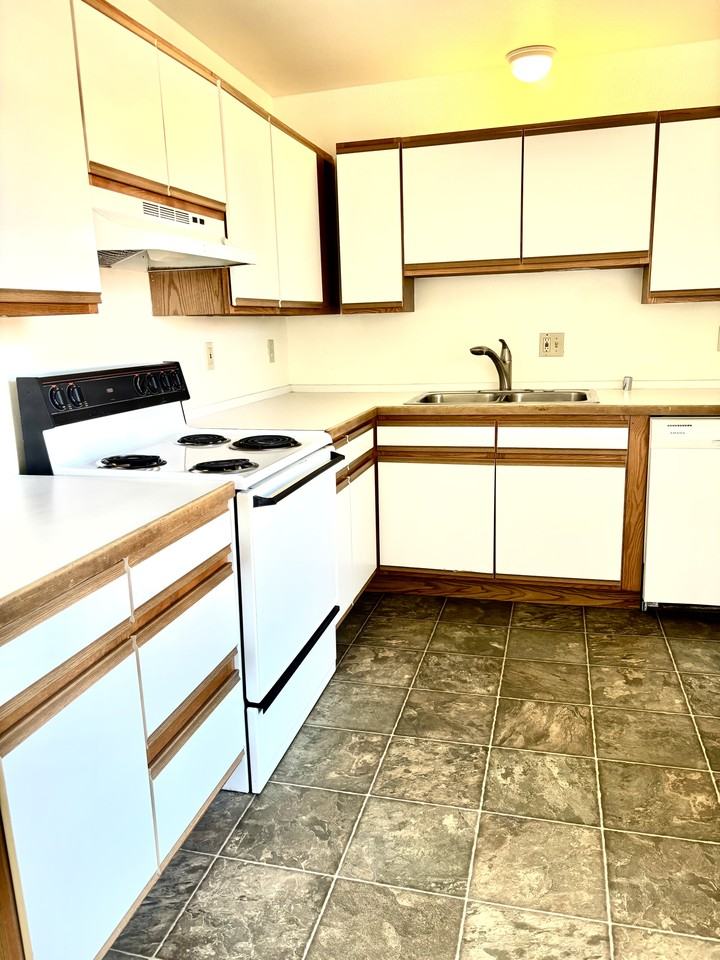 1007 W Main St #1 - Photo 4 of 15