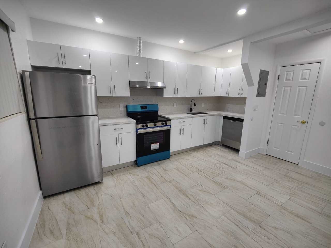 2247 Polk Street #7 - Photo 3 of 10