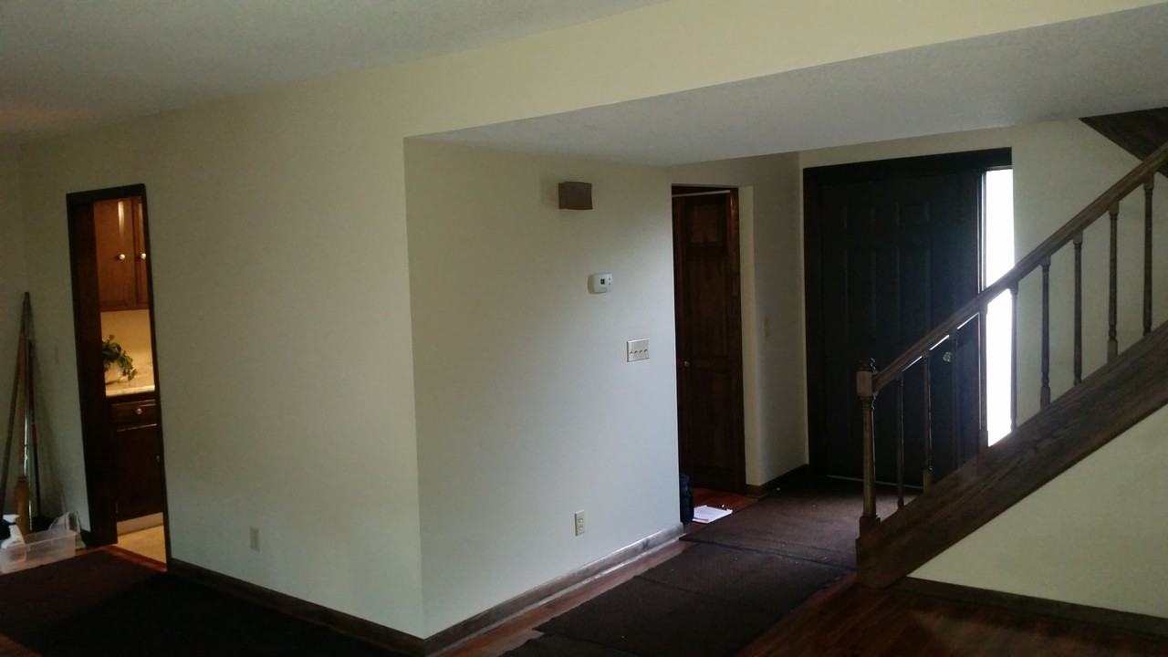 24180 Woodridge Cir - Photo 4 of 13