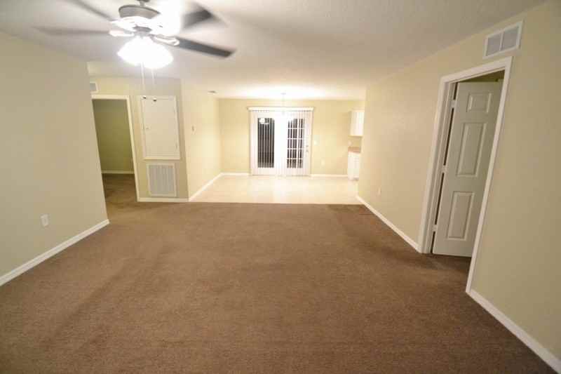 425 Mountain Dr - Photo 2 of 4