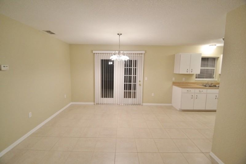 425 Mountain Dr - Photo 3 of 4