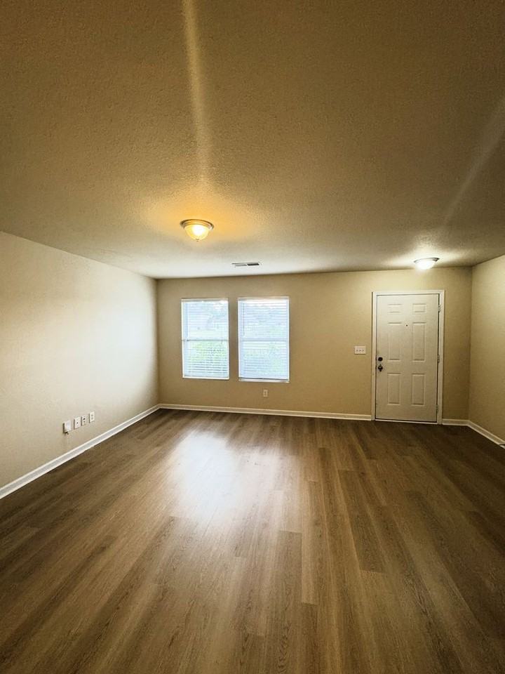 269 Bermuda Lakes Dr - Photo 2 of 22