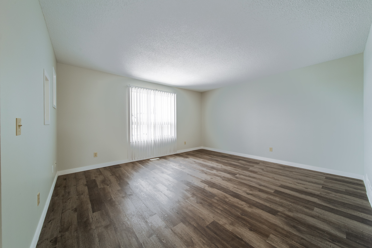 32 Holmes Street - Photo 7 of 15