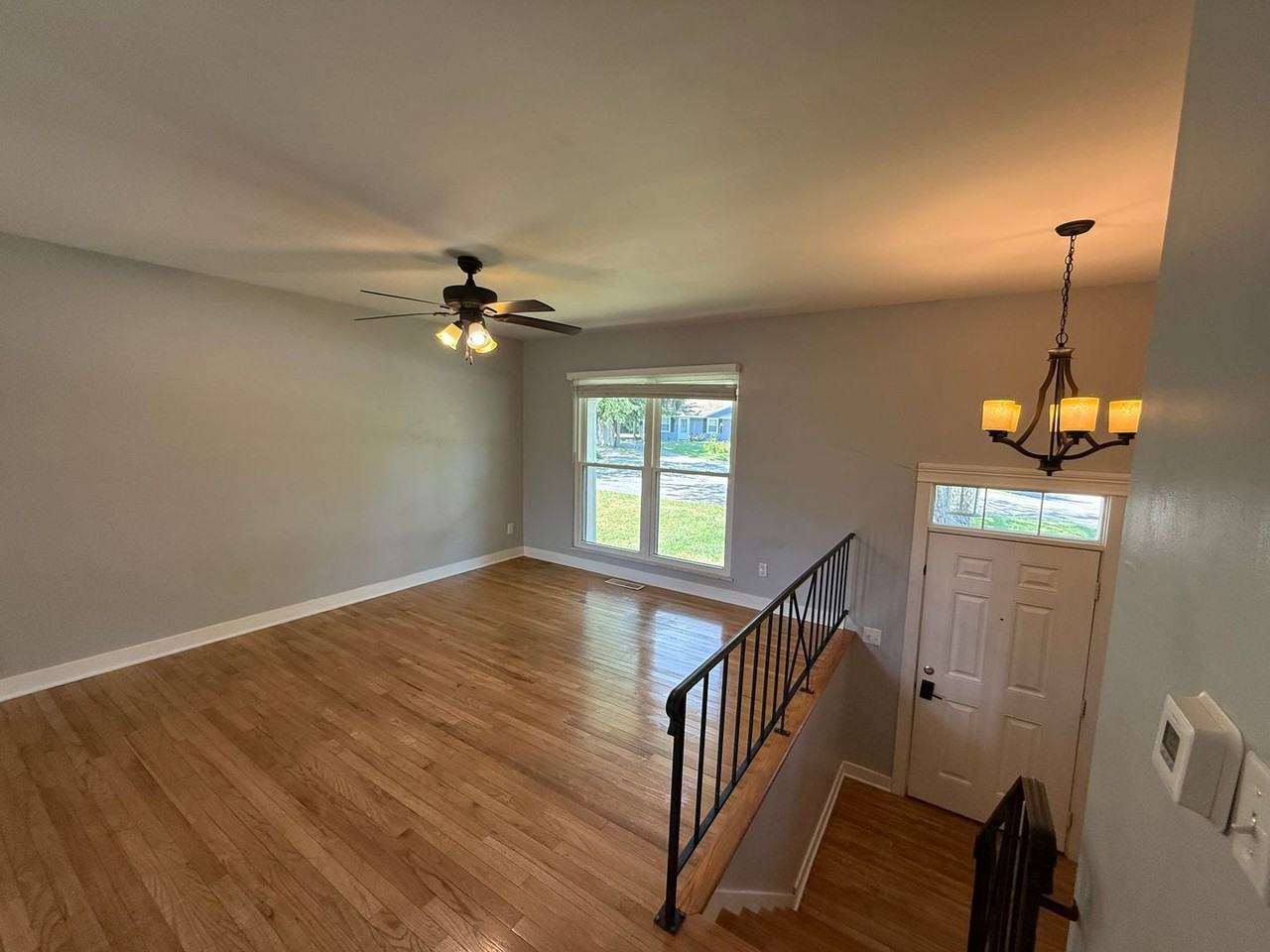 213 S Poplar Dr - Photo 4 of 31