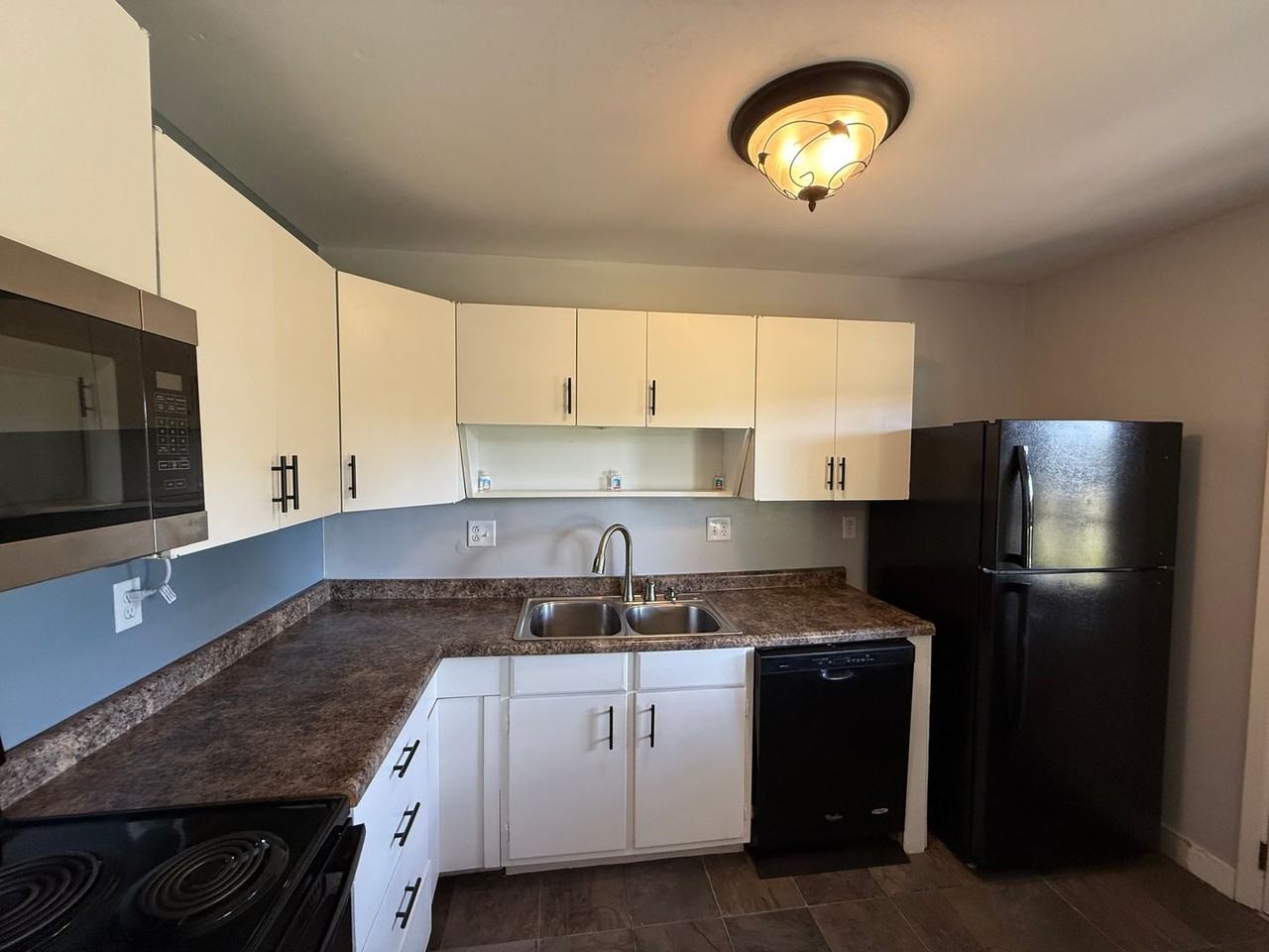 213 S Poplar Dr - Photo 7 of 31