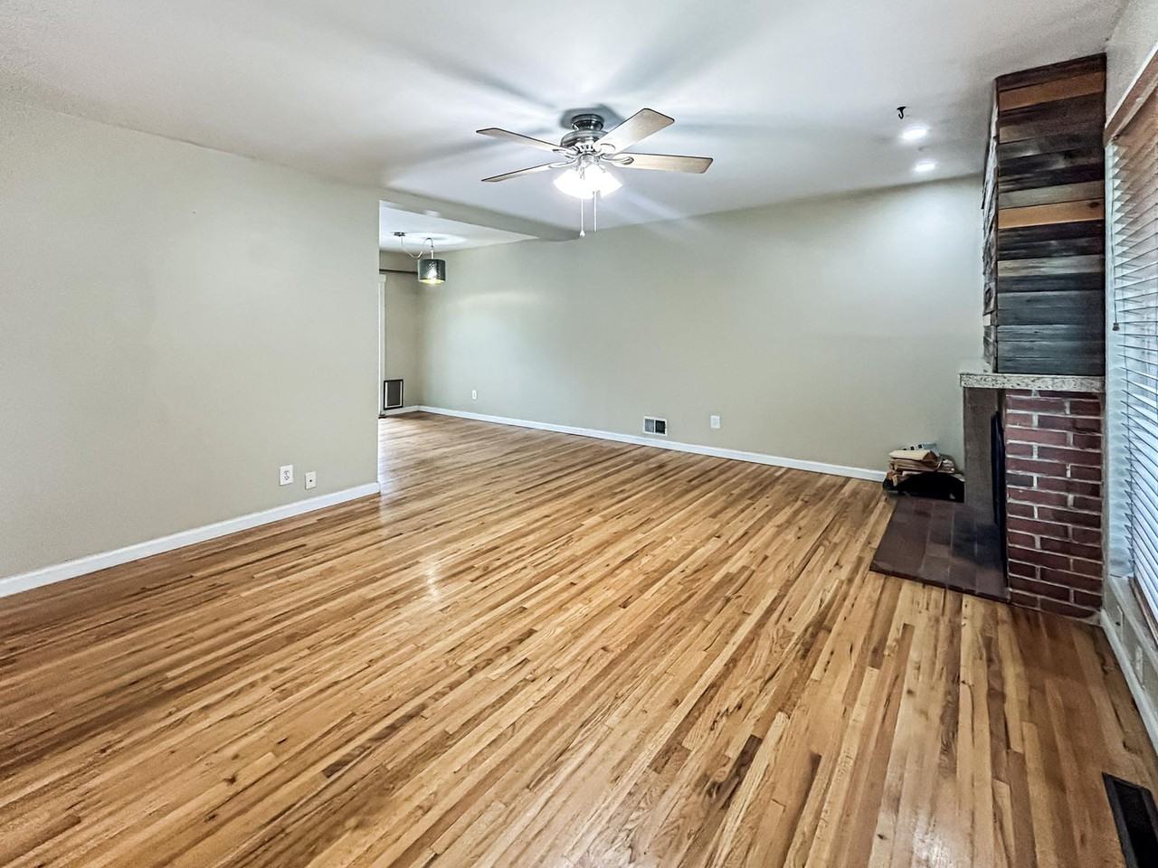 6325 East Minnesota Drive - Photo 2 of 32