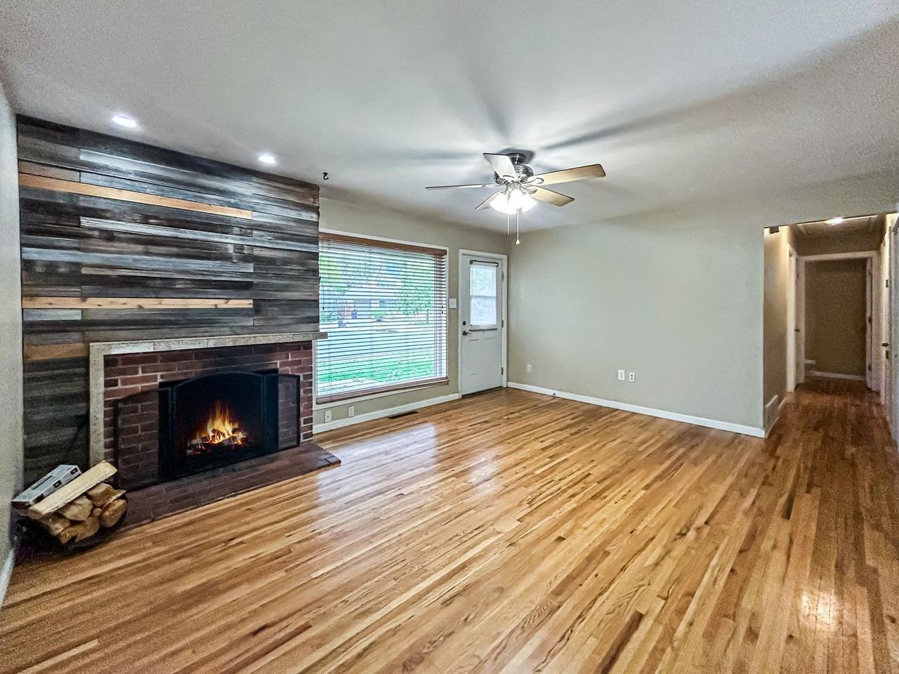 6325 East Minnesota Drive - Photo 4 of 32