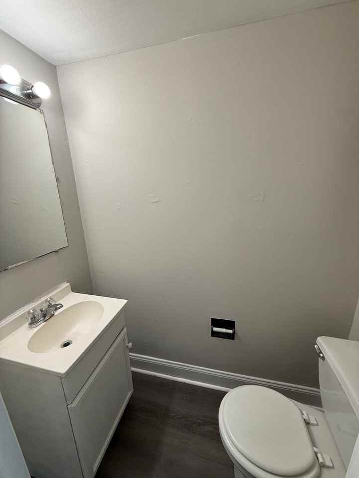 4713 Lakeside Dr - Photo 3 of 15