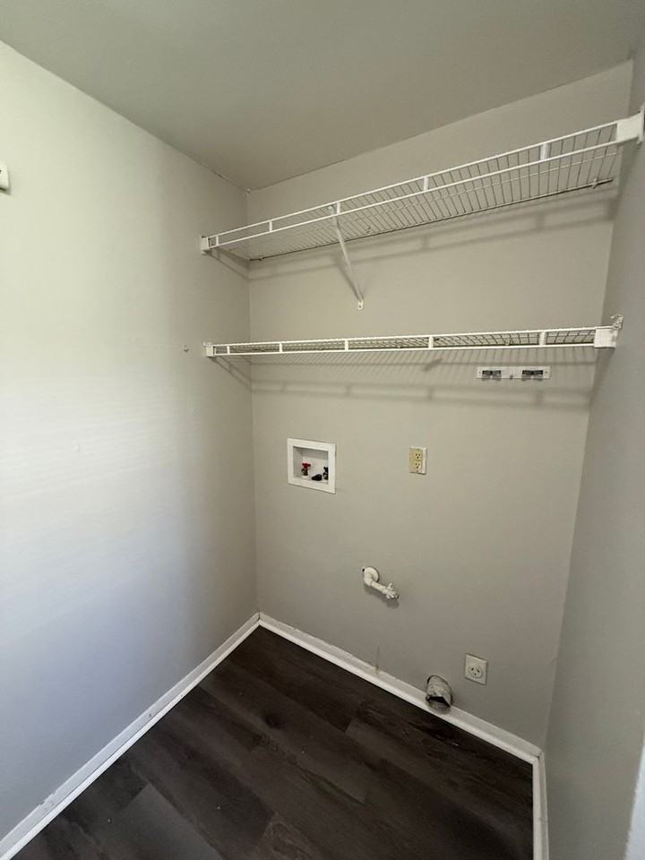 4713 Lakeside Dr - Photo 7 of 15