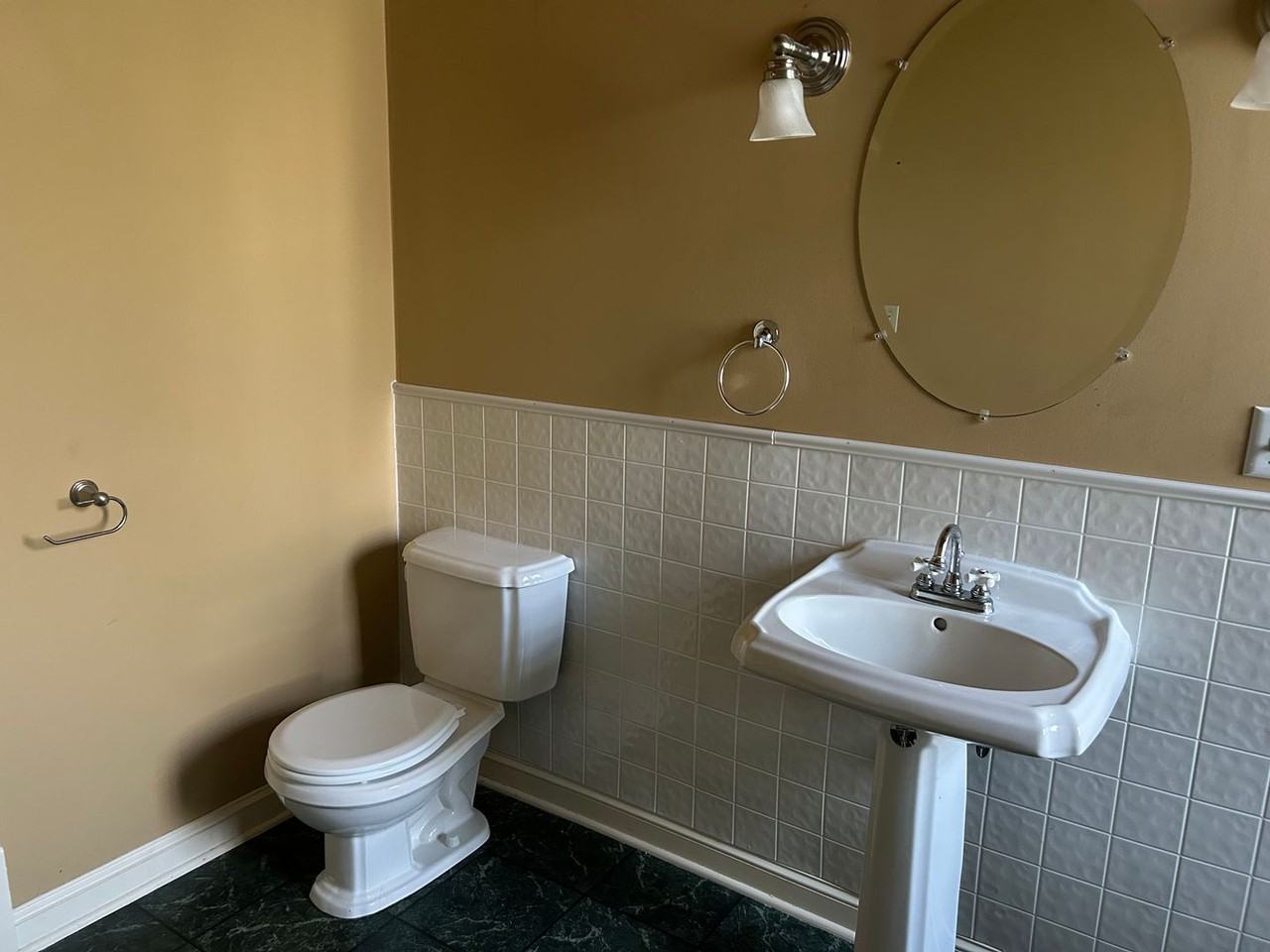 12083 Hall Ave - Photo 3 of 17