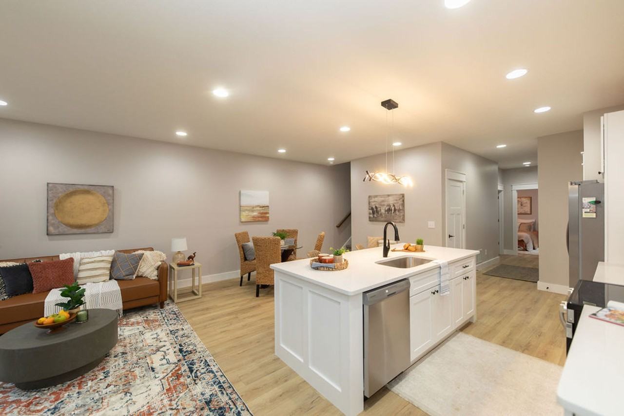 407 N Roosevelt St #2 - Photo 6 of 22