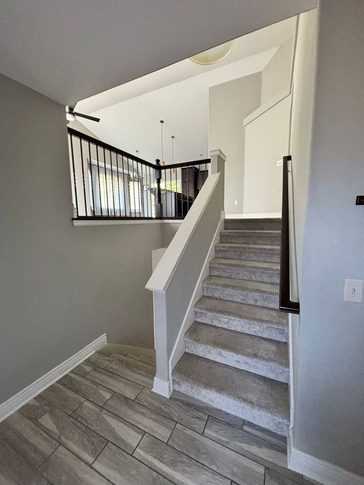 4717 Plumthicket Dr - Photo 3 of 26