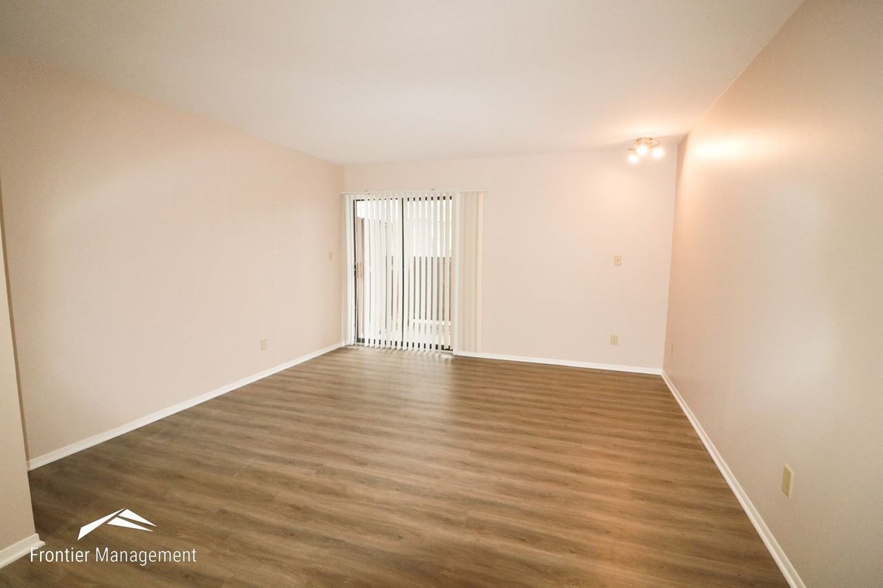 1500 McCain Ln - Photo 3 of 17