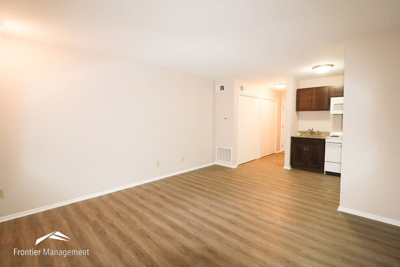 1500 McCain Ln - Photo 4 of 17