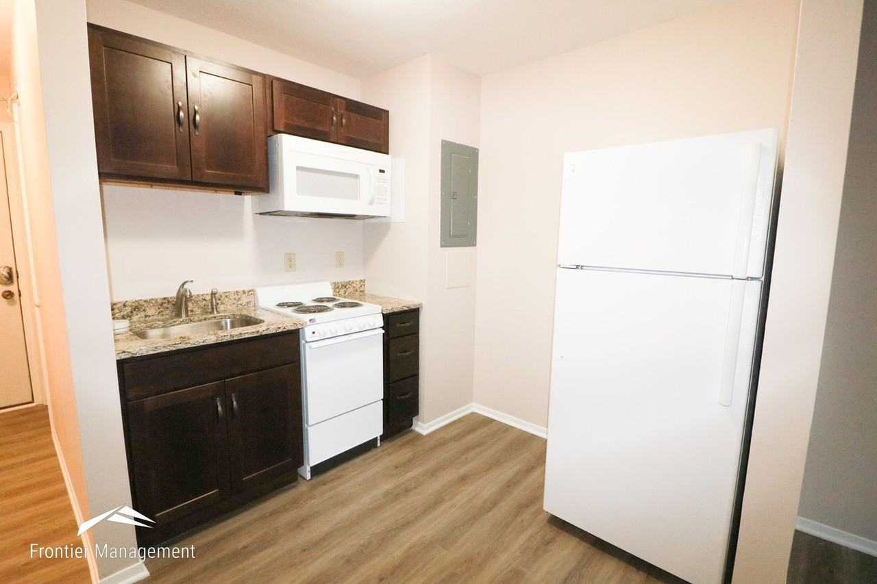 1500 McCain Ln - Photo 6 of 17