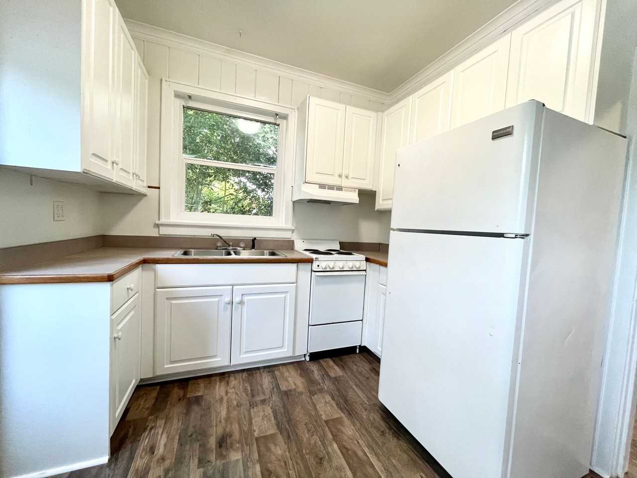 1202 Carolina Avenue - Photo 6 of 23