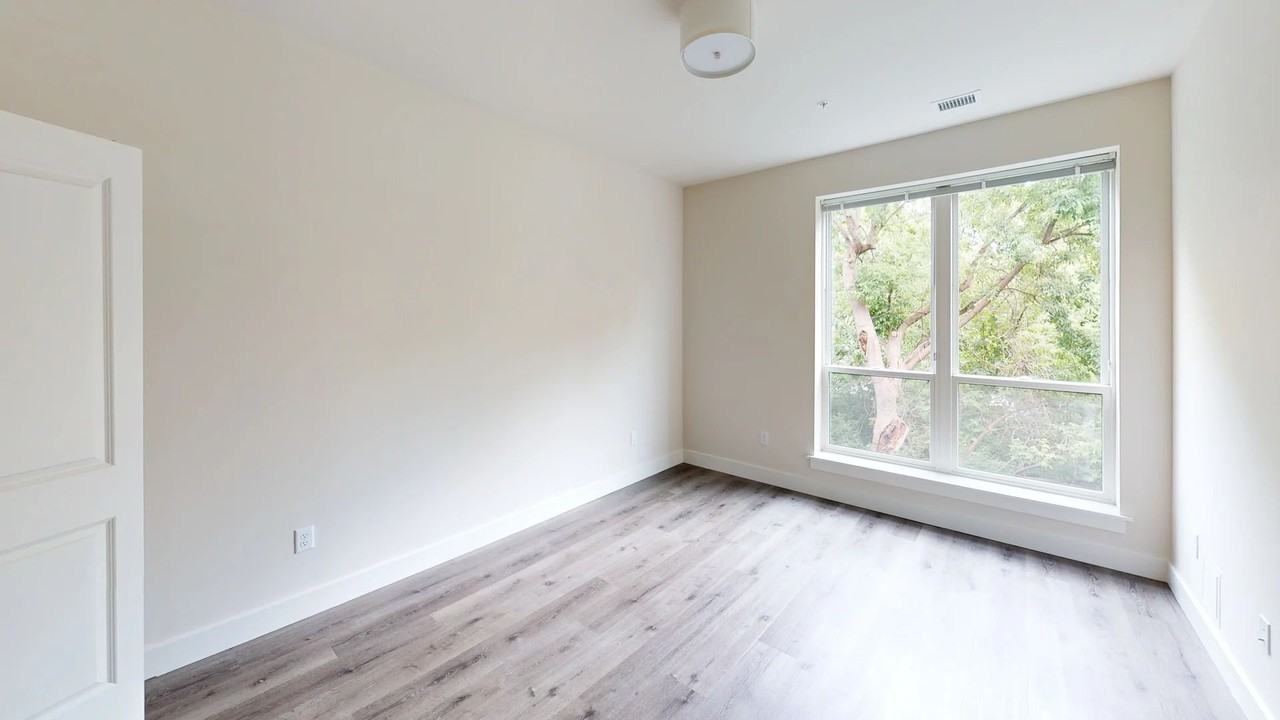 North Dorset Unit #3 - Photo 4 of 9