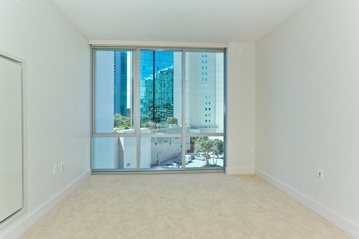1189 Waimanu St #701 - Photo 7 of 17