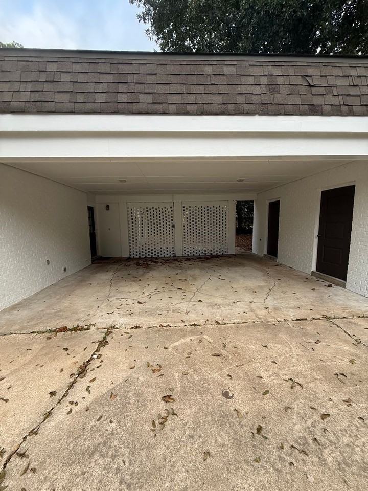 1809 Vaughn Ln - Photo 4 of 23