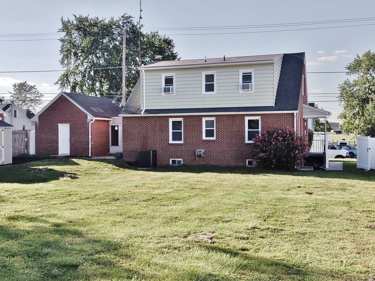 110 W Myrtle St - Photo 3 of 50