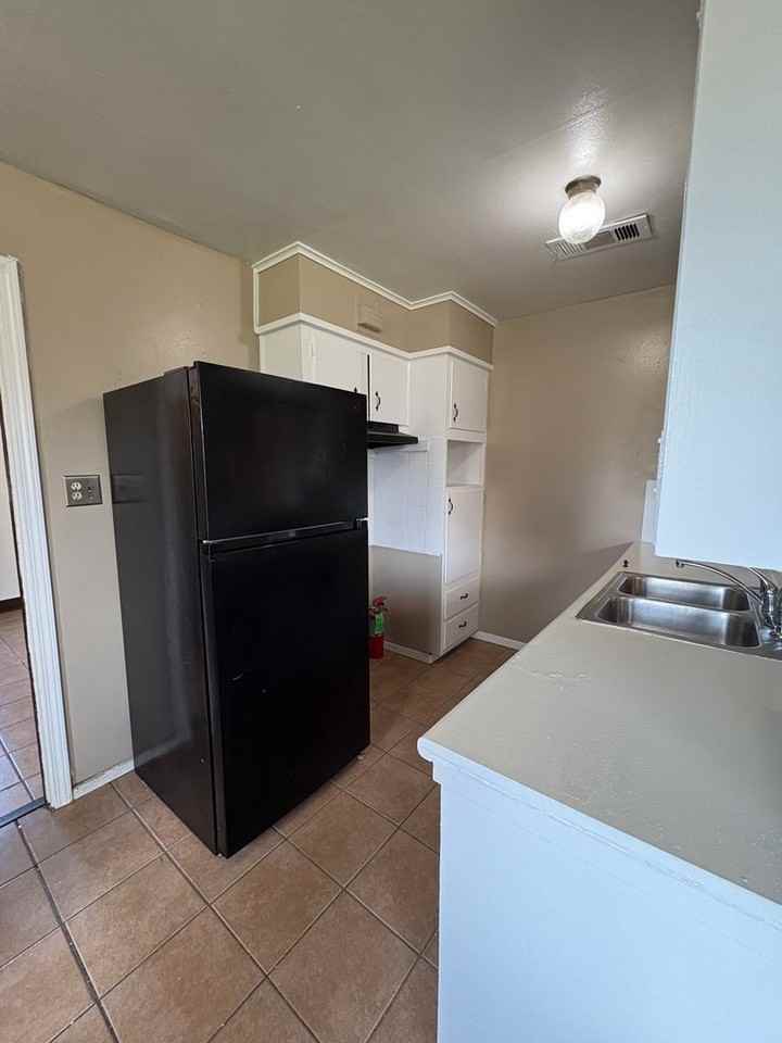 3621 Red Bud Ln - Photo 7 of 20