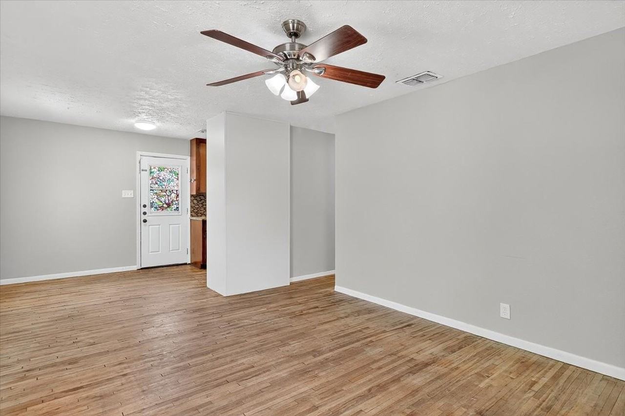 11230 Blades St - Photo 2 of 34