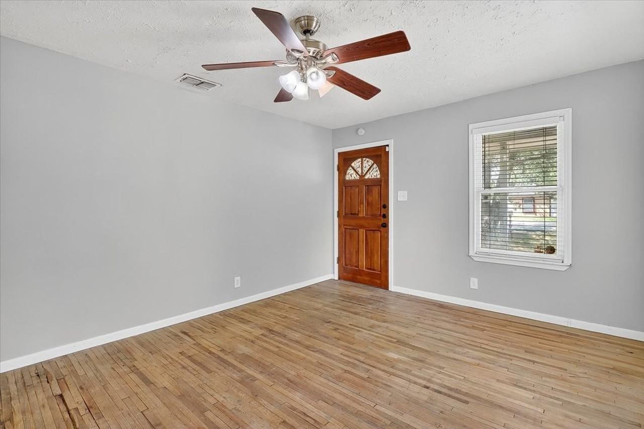 11230 Blades St - Photo 3 of 34