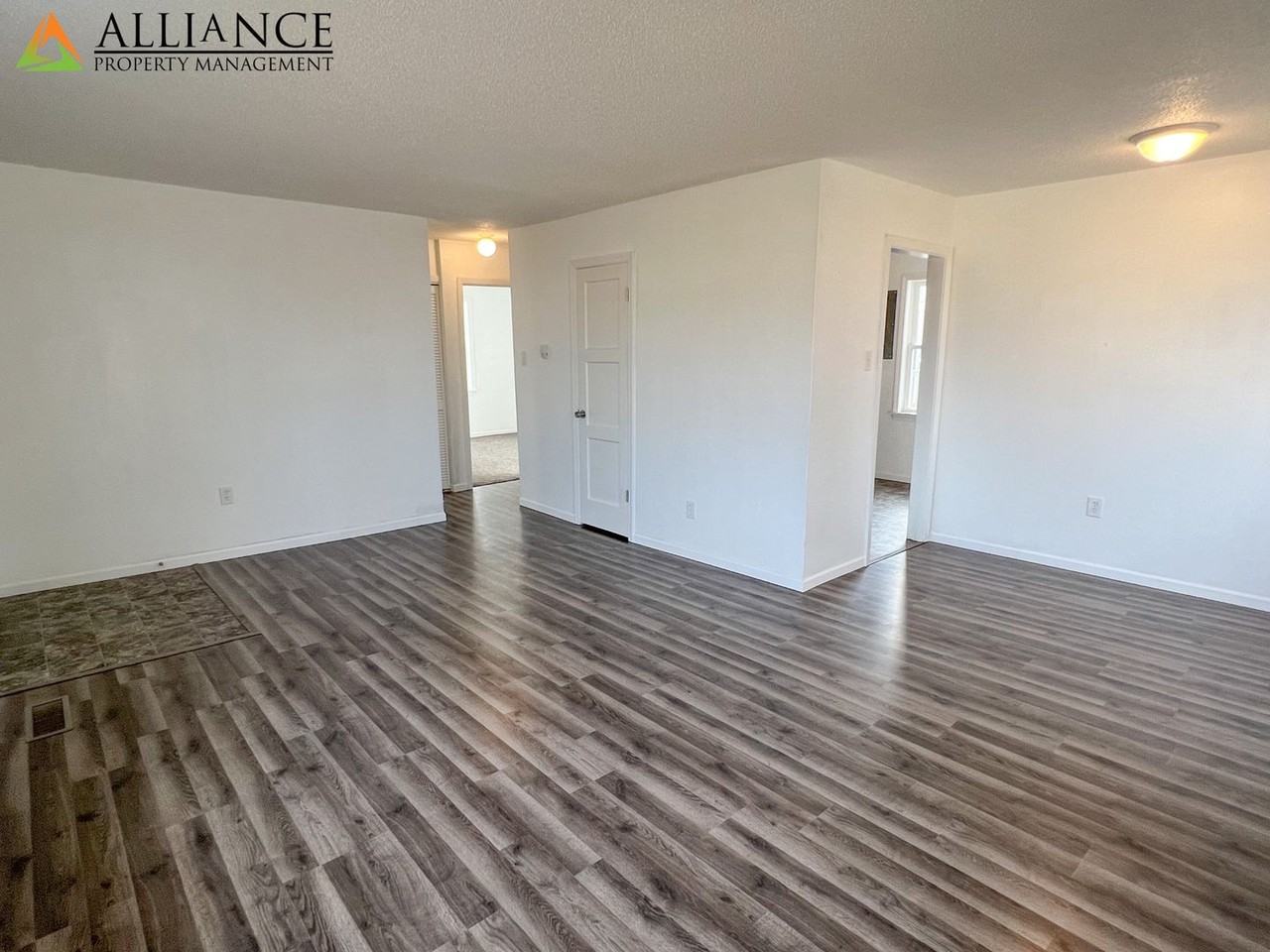 308A Pine St - Photo 3 of 12