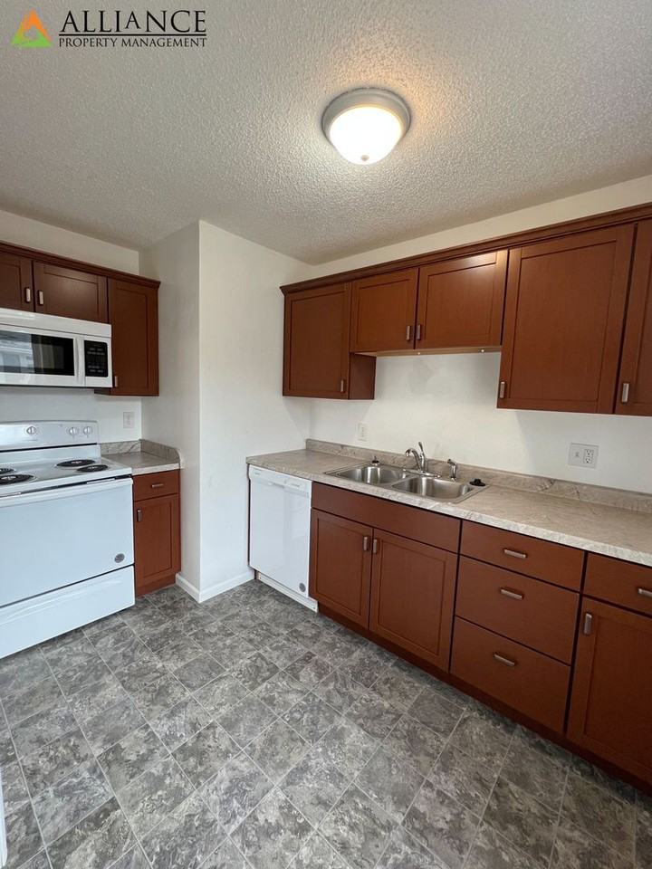 308A Pine St - Photo 5 of 12