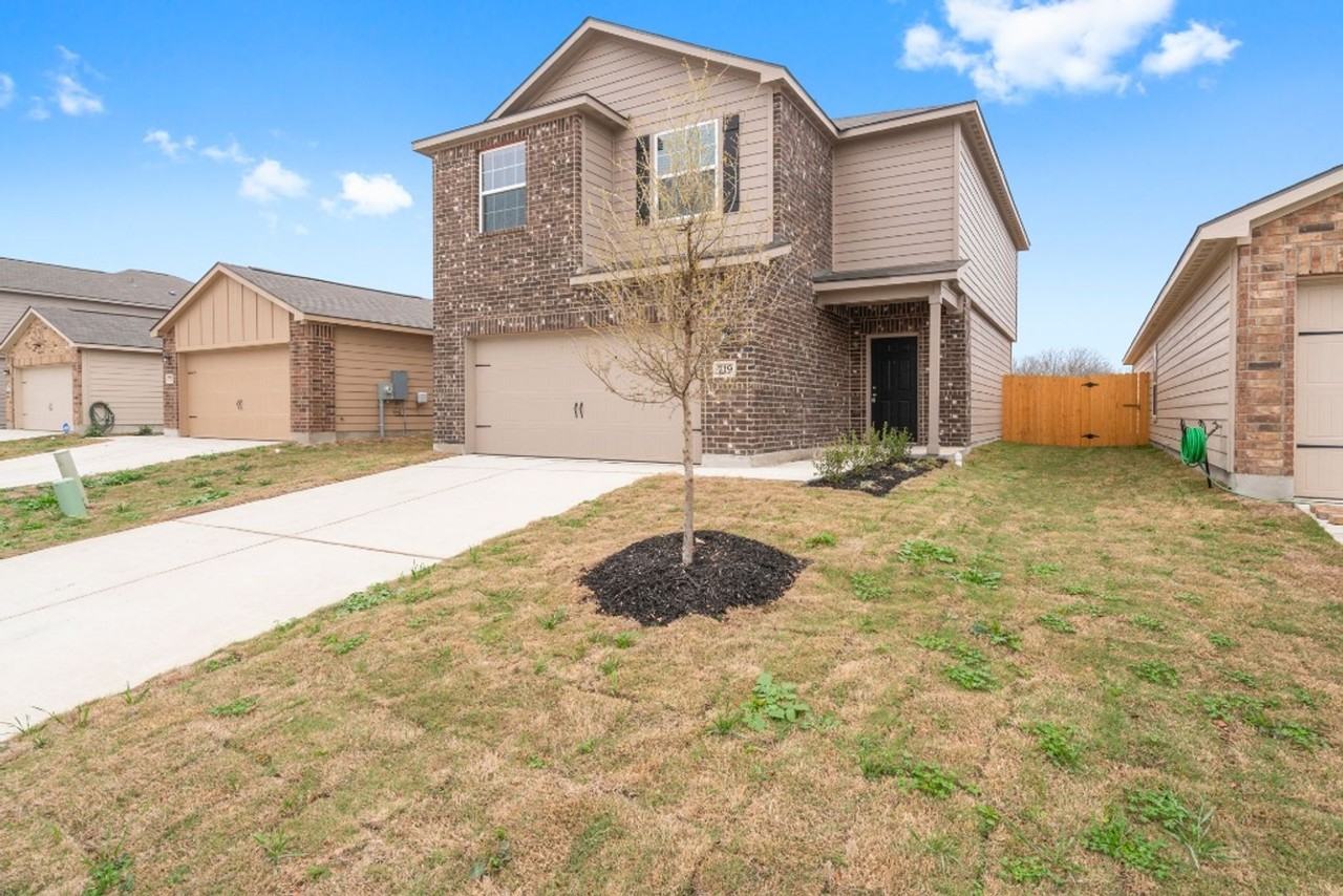 719 Wonderland Trl - Photo 2 of 23