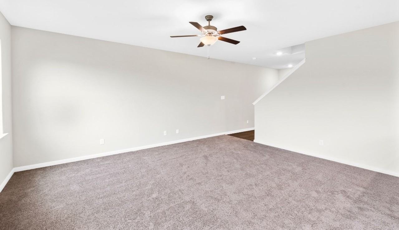 719 Wonderland Trl - Photo 5 of 23