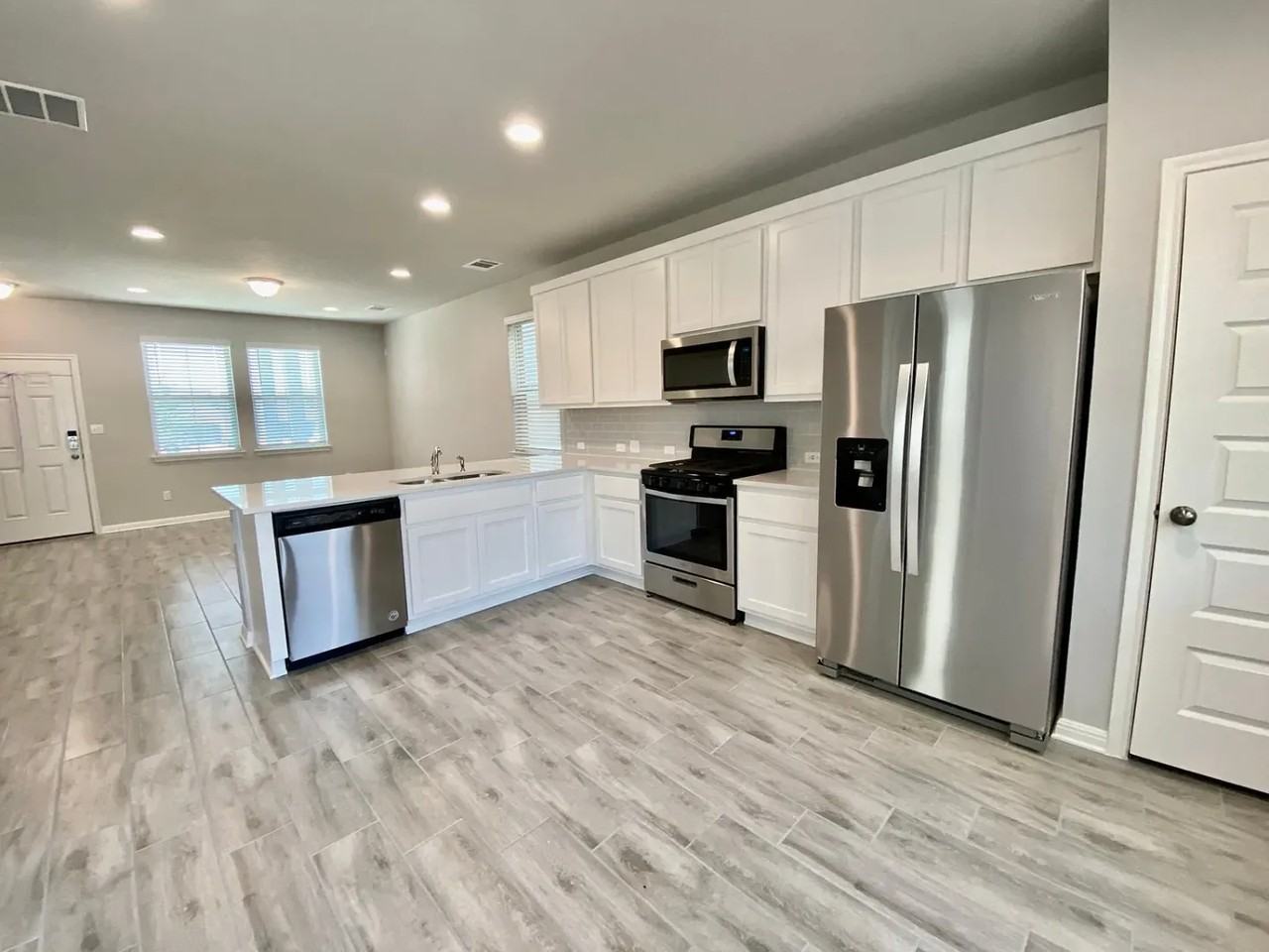 2032 Arendale Dr - Photo 7 of 26