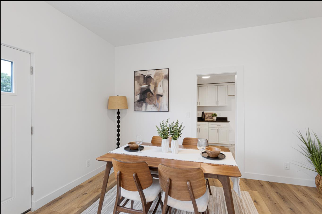 104 E Florence St - Photo 6 of 18