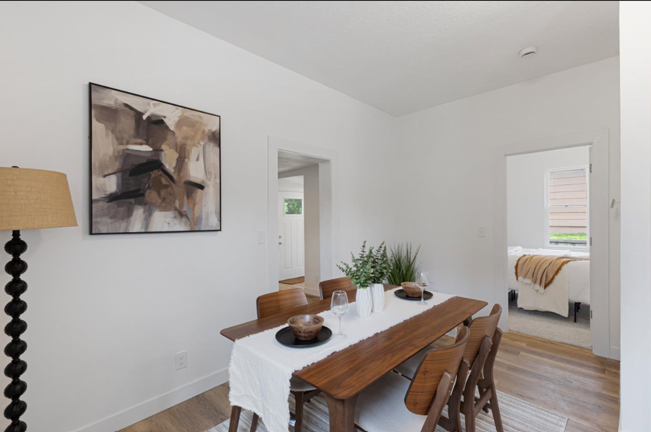 104 E Florence St - Photo 7 of 18