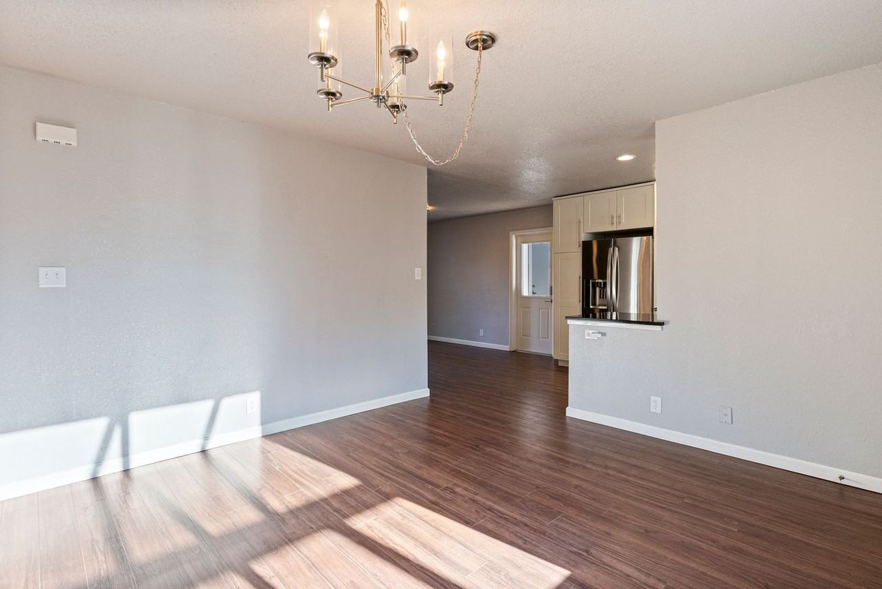 5708 Blythewood Dr - Photo 4 of 18