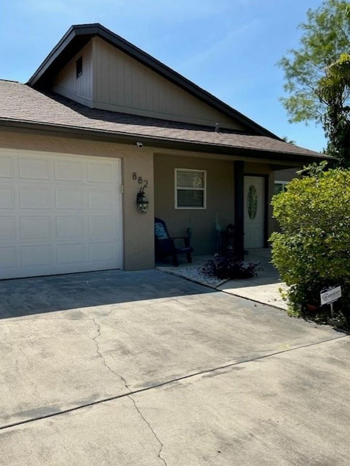 882 Bluebird Street - Photo 2 of 11