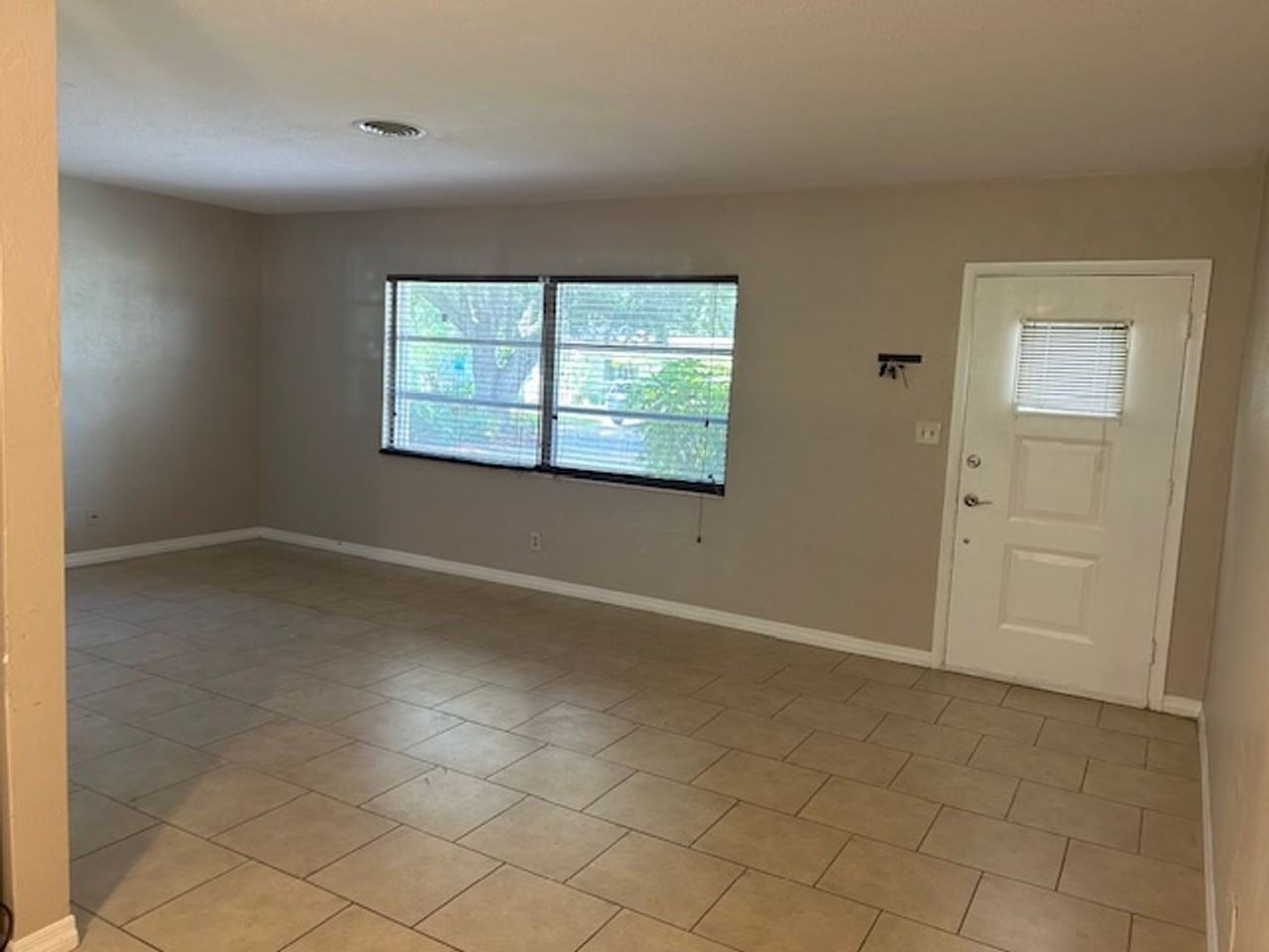 1243 Jungle Ave N - Photo 2 of 20