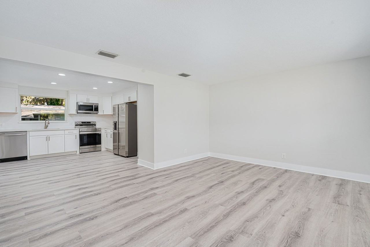 1707 Evergreen St - Photo 4 of 40