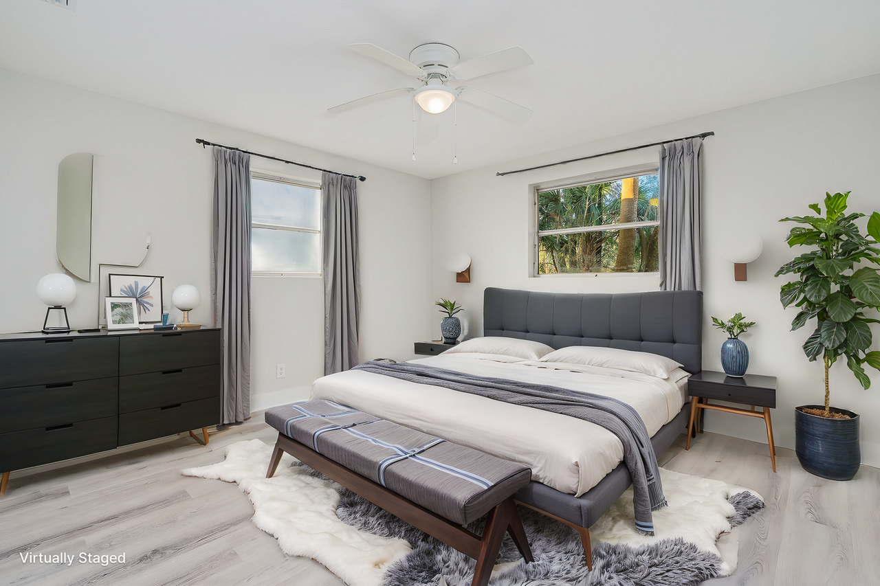 1707 Evergreen St - Photo 5 of 40