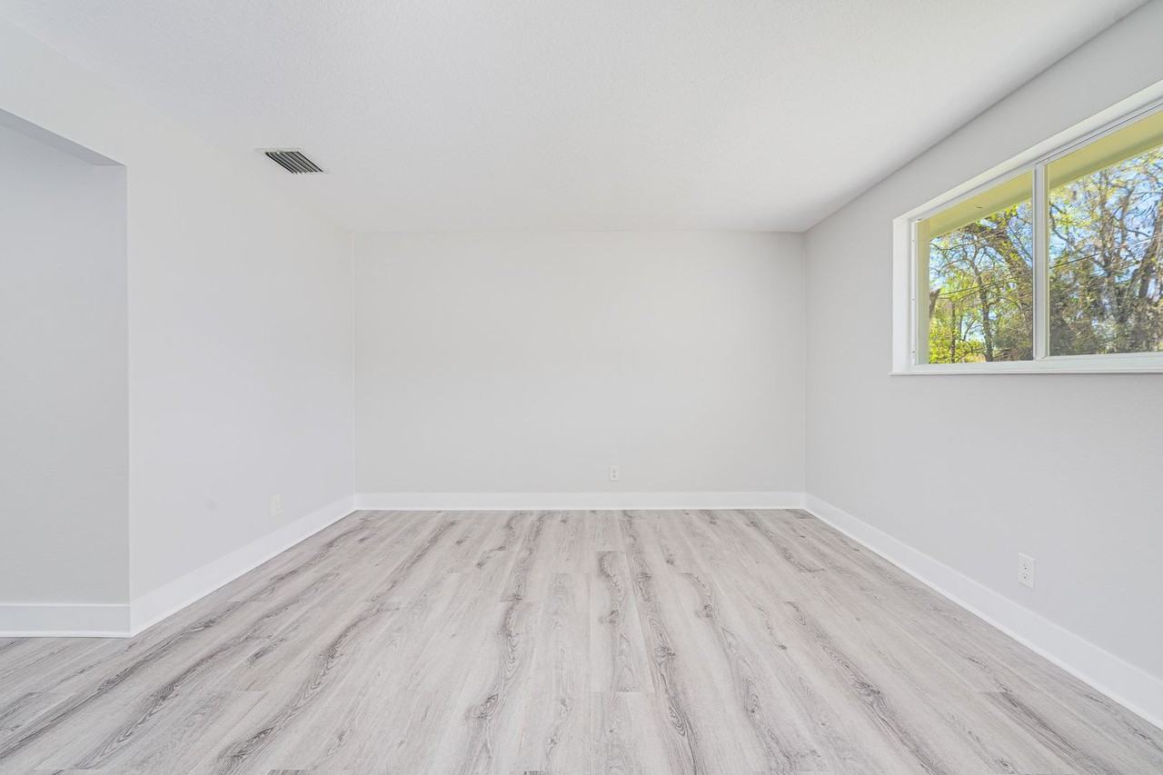 1707 Evergreen St - Photo 6 of 40