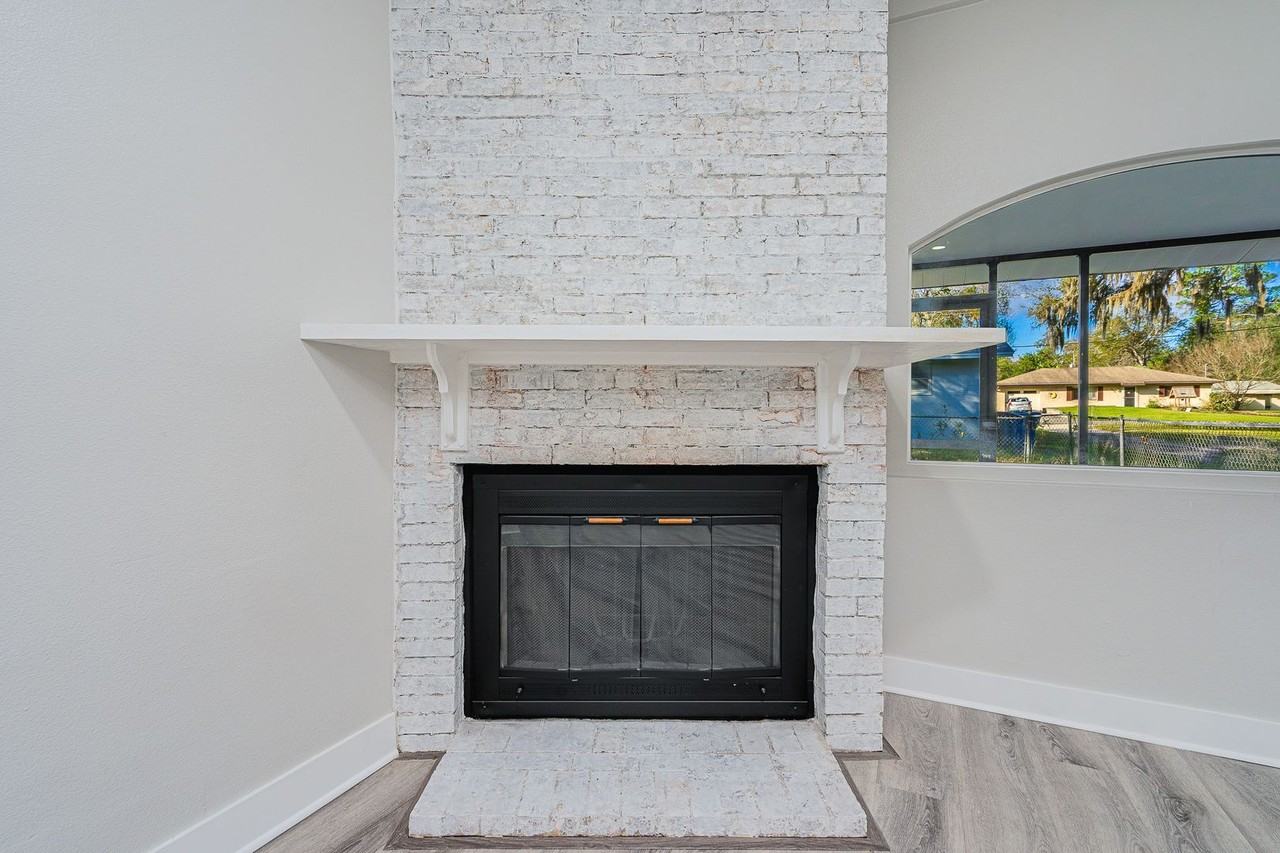 1709 Evergreen St - Photo 6 of 49