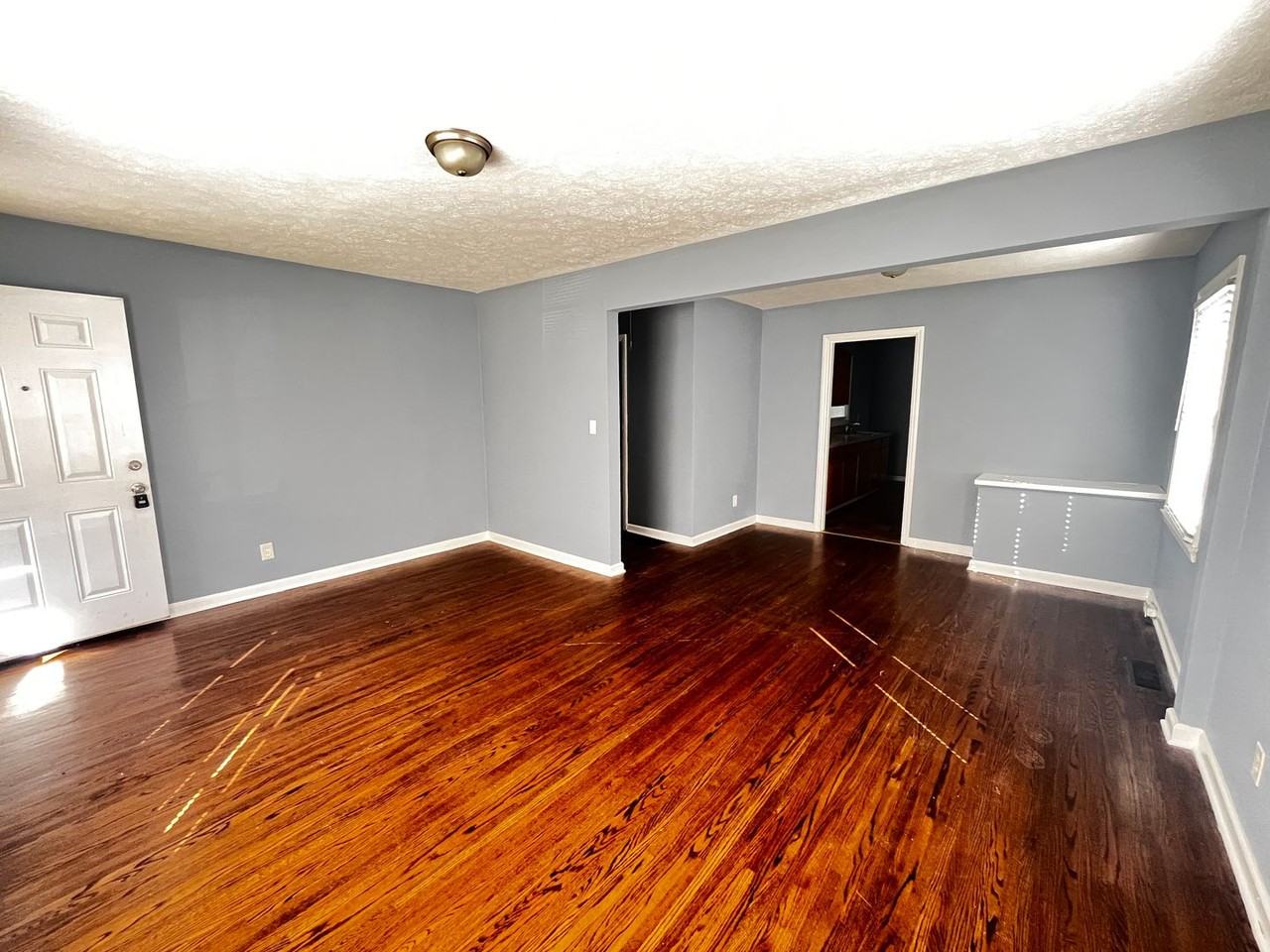 1915 Garrs Ln - Photo 3 of 24