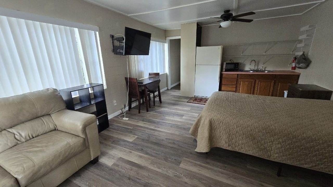 2468 Us Highway 441 S - Photo 2 of 8