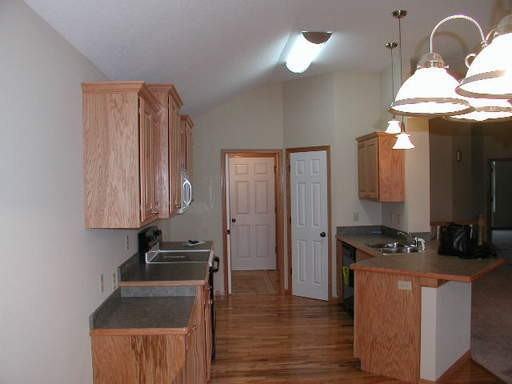 1120 Sw Red Oaks Ct - Photo 3 of 9