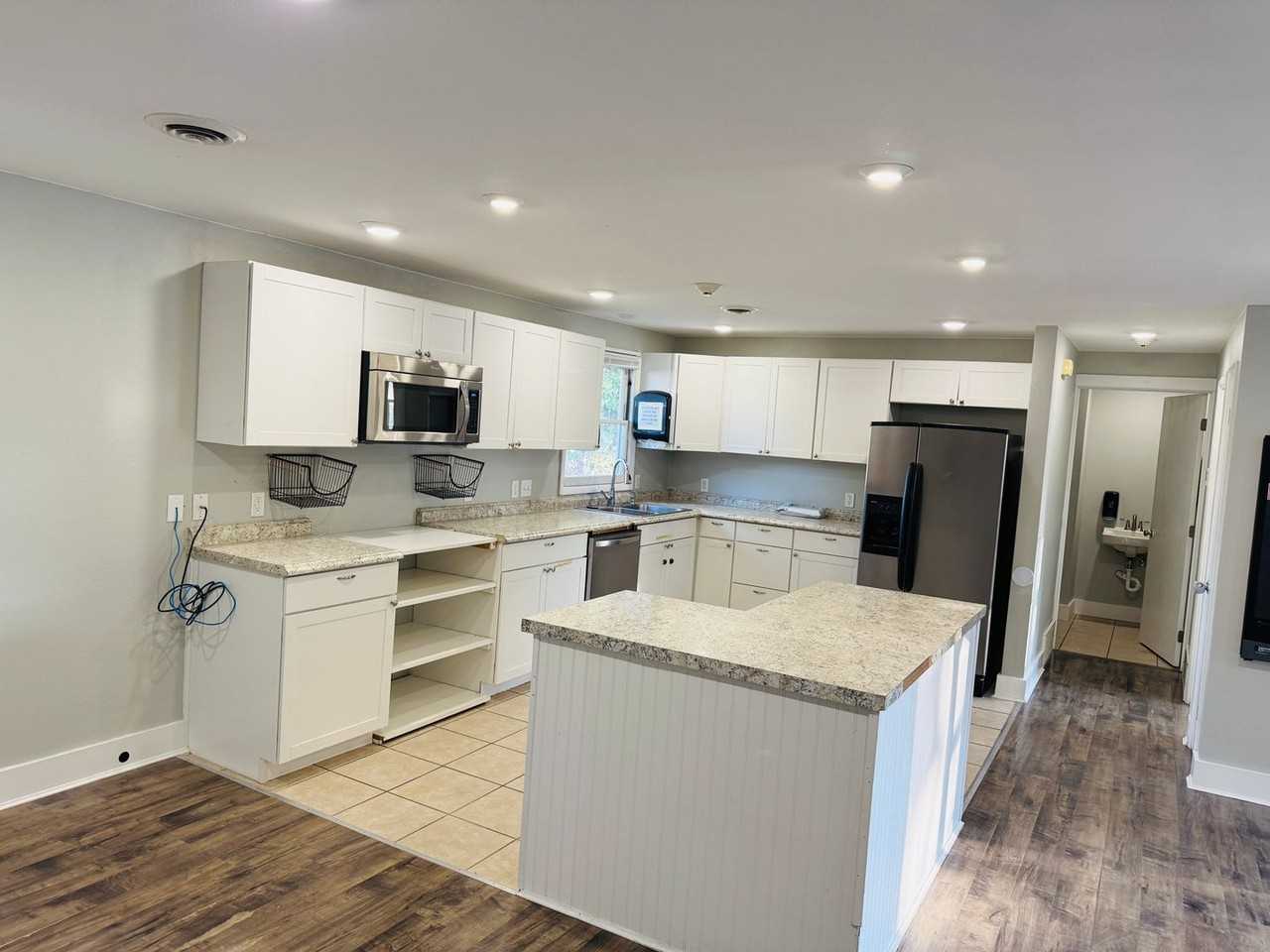 17 14th St W - Photo 3 of 25