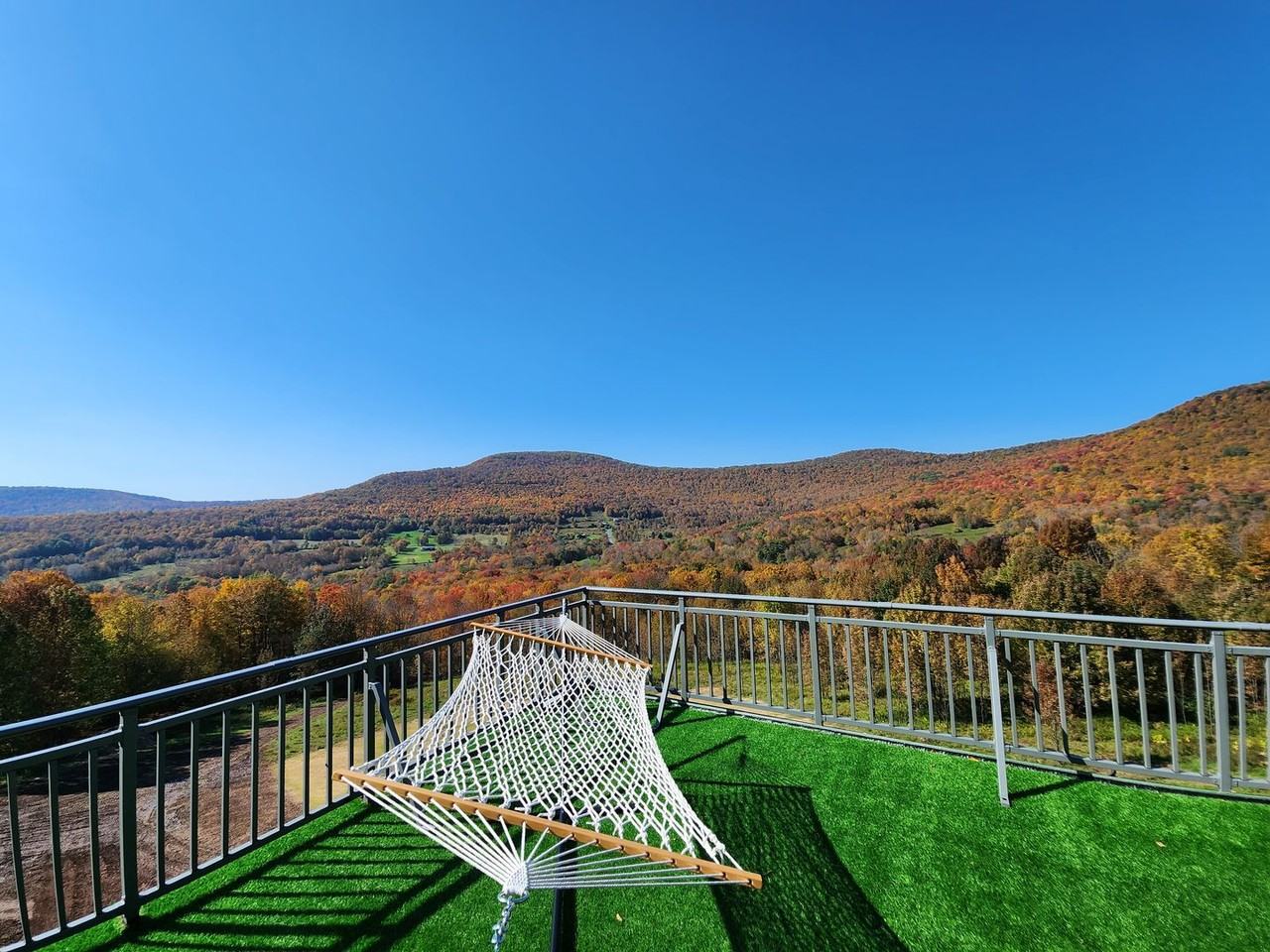 150 150 Valleys End Road - Photo 3 of 28