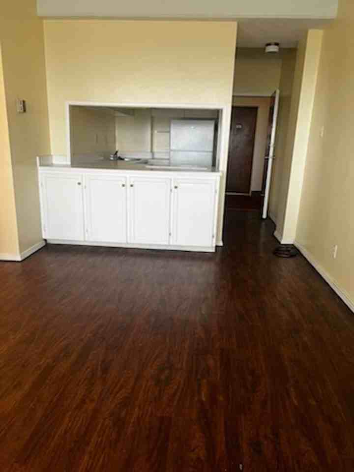 1271 Poplar Ave #911 - Photo 3 of 5