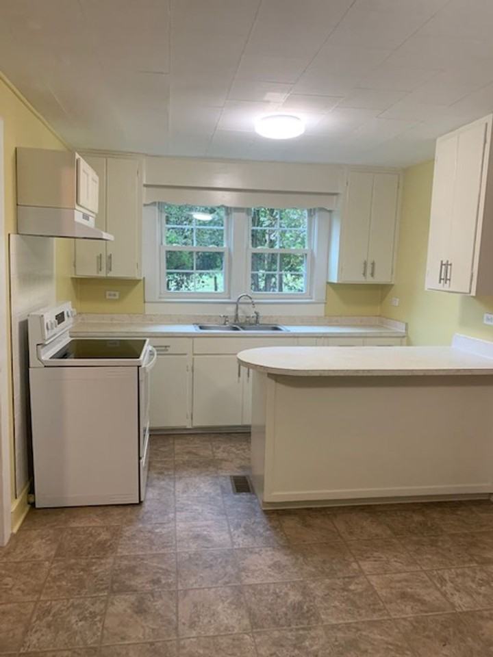 303 Knitting Mill St - Photo 3 of 9