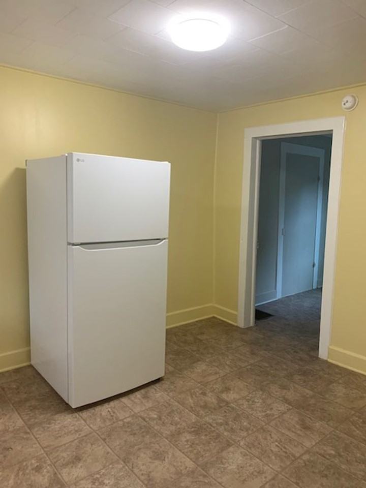 303 Knitting Mill St - Photo 4 of 9